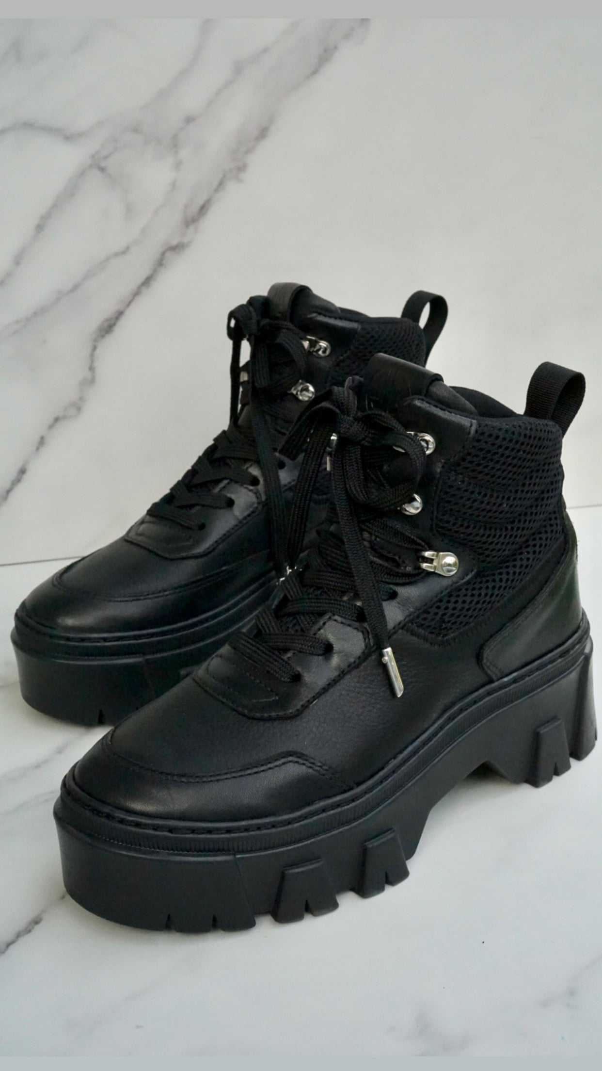 (New) The VIMA Boots