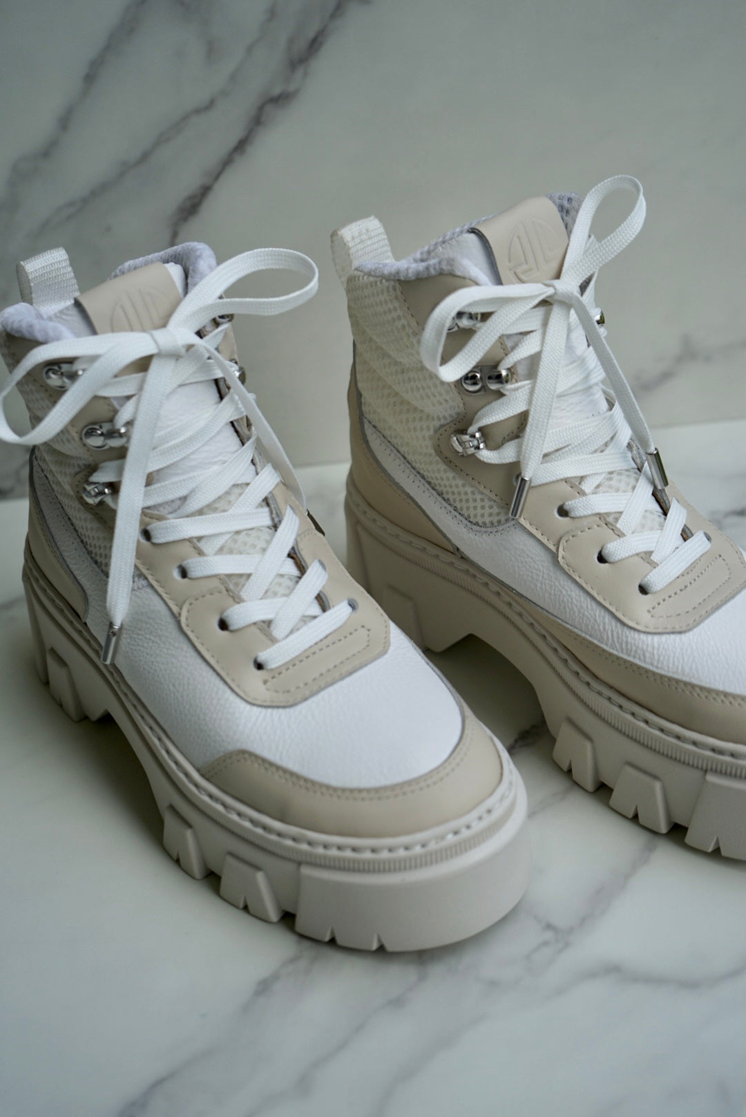 (New) The VIMA Boots