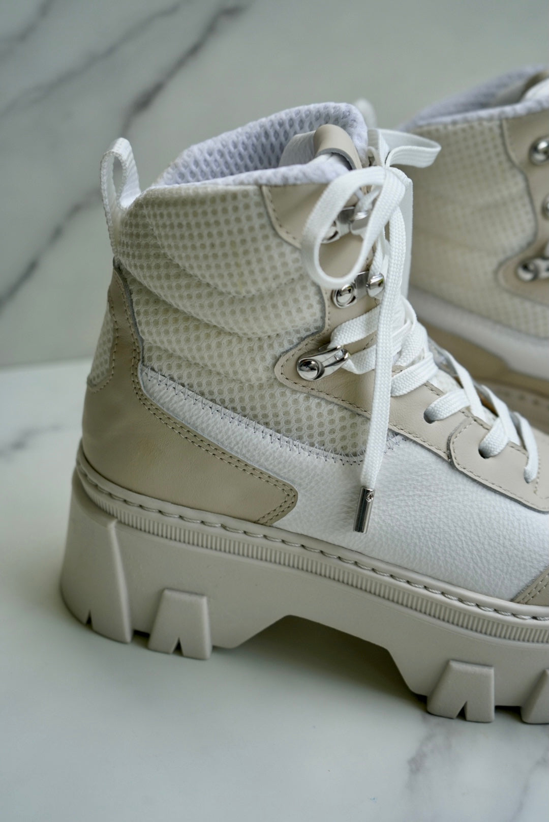 (New) The VIMA Boots